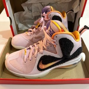 Nike Lebron IX King of LA Regal Pink DJ3908 600 size 7. Like new